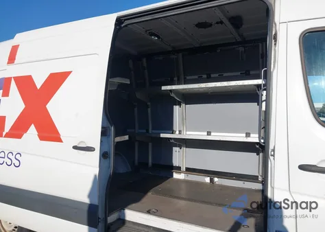 2011 Mercedes-Benz Sprinter 2500 High Roof z USA, uszkodzony, nr VIN WD3PE8CB3B5579738